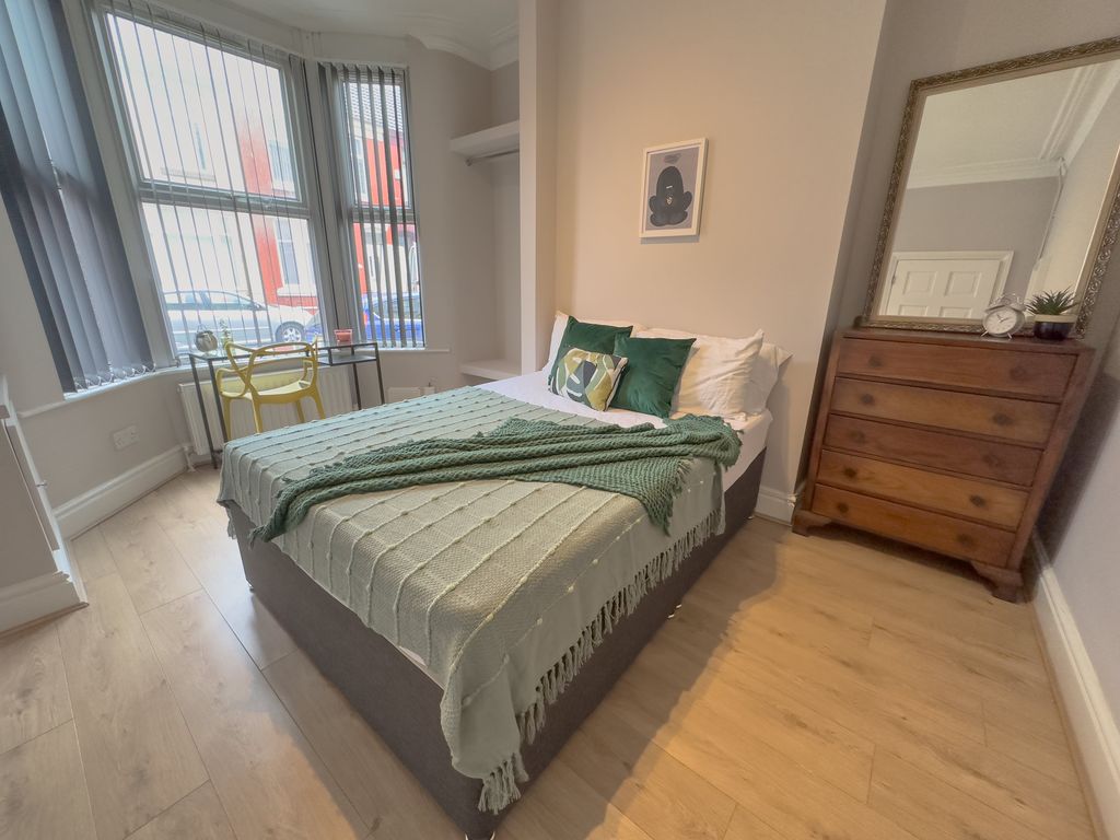 Property photo 3 of 11 1