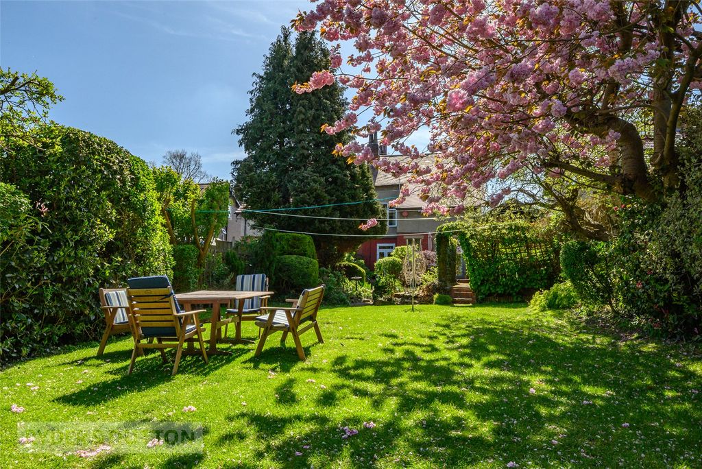 Property photo 2 of 24 Garden