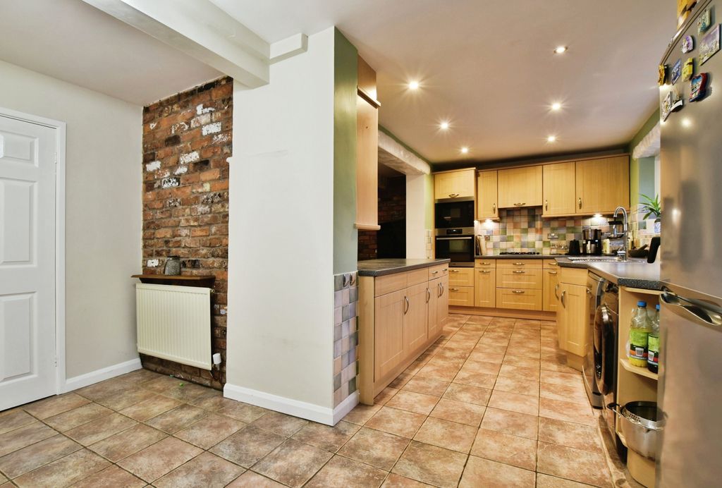 Property photo 1 of 20 Kitchen Diner