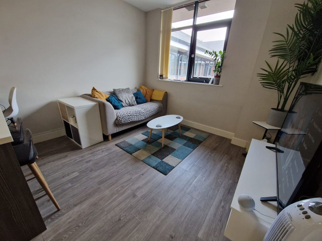 Property photo 2 of 8