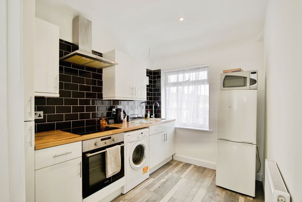 Property photo 2 of 17 Pbox-Img.Jpg