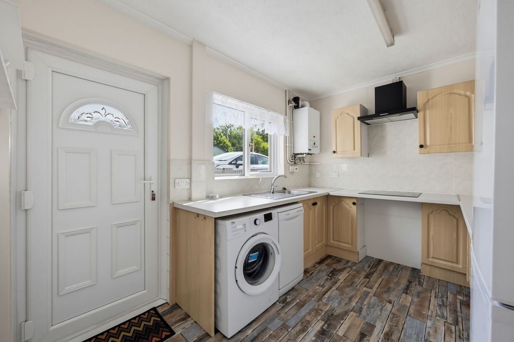 Property photo 2 of 41