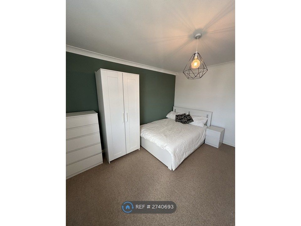 Property photo 2 of 27