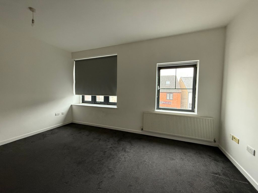 Property photo 3 of 5 Dining Room