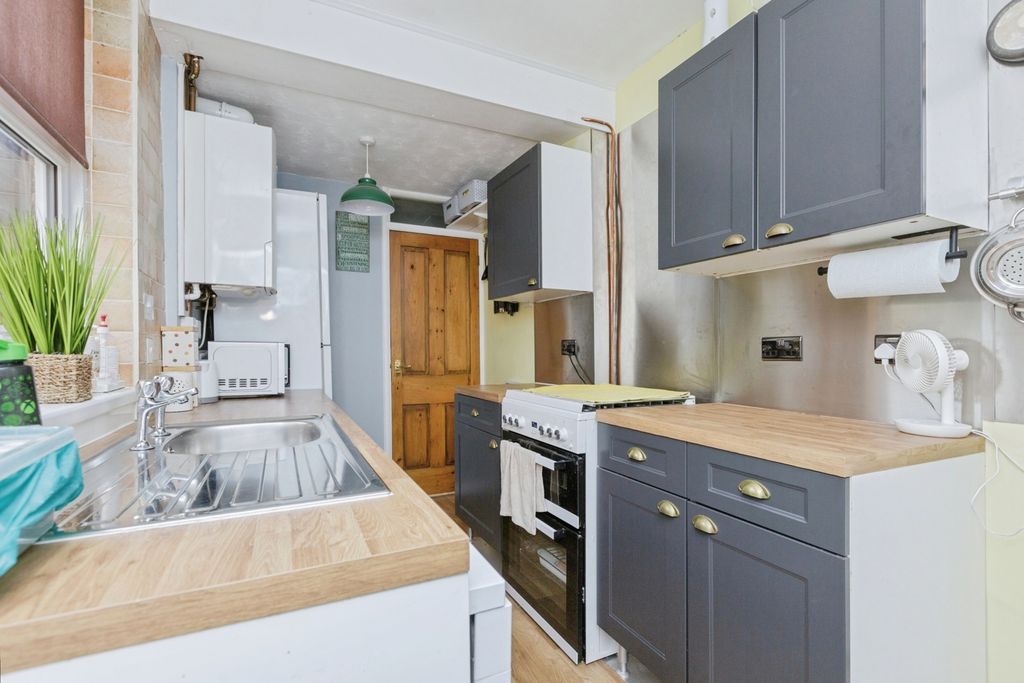 Property photo 3 of 17 Photo