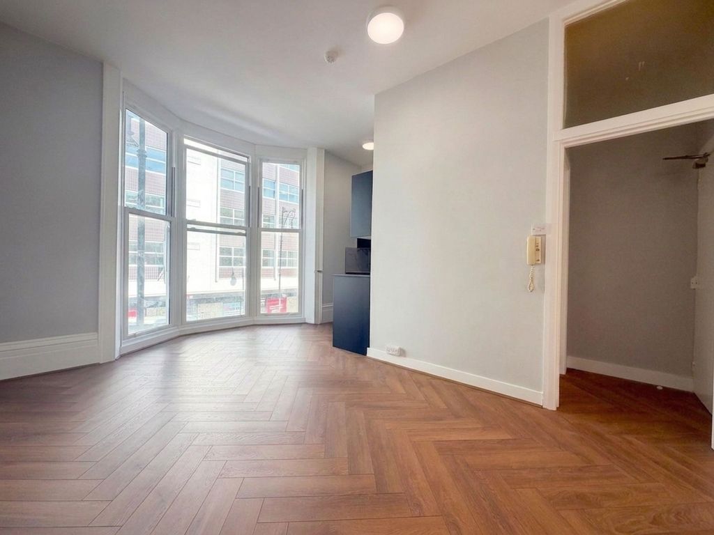 Property photo 1 of 4