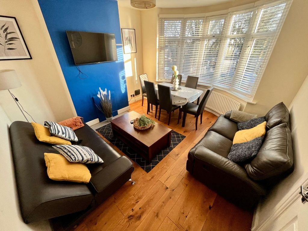 Property photo 3 of 6 4441852