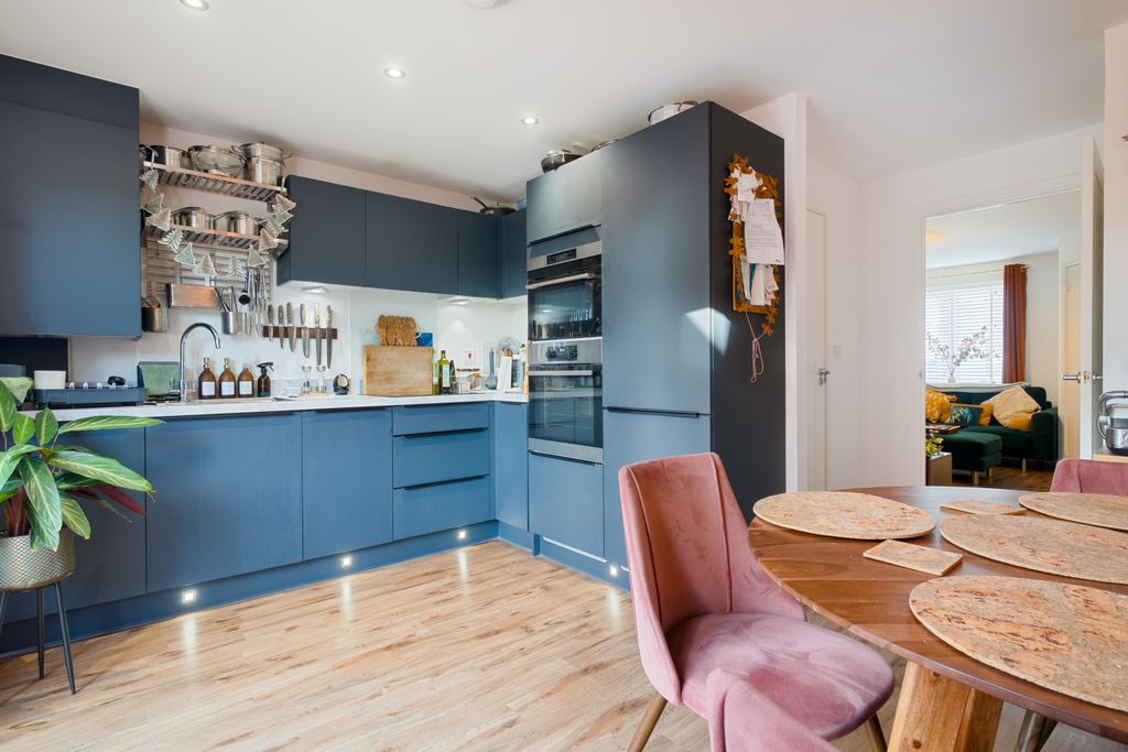 Property photo 3 of 12 Gallery