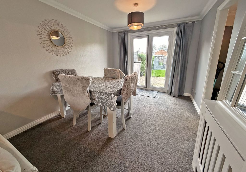 Property photo 3 of 12 4791363