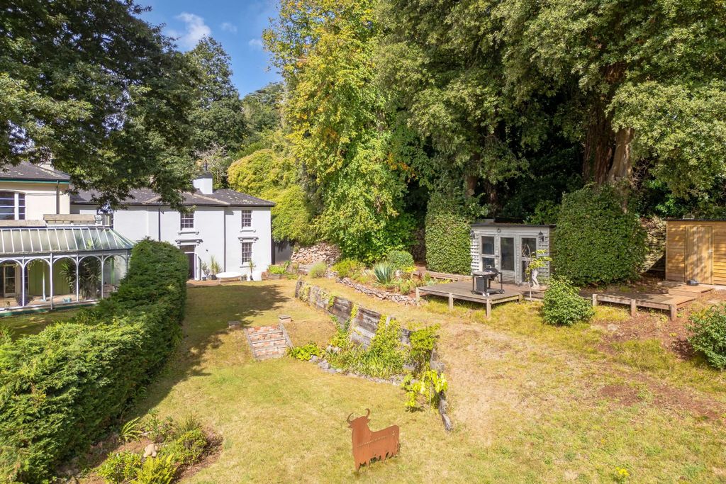 Property photo 3 of 31