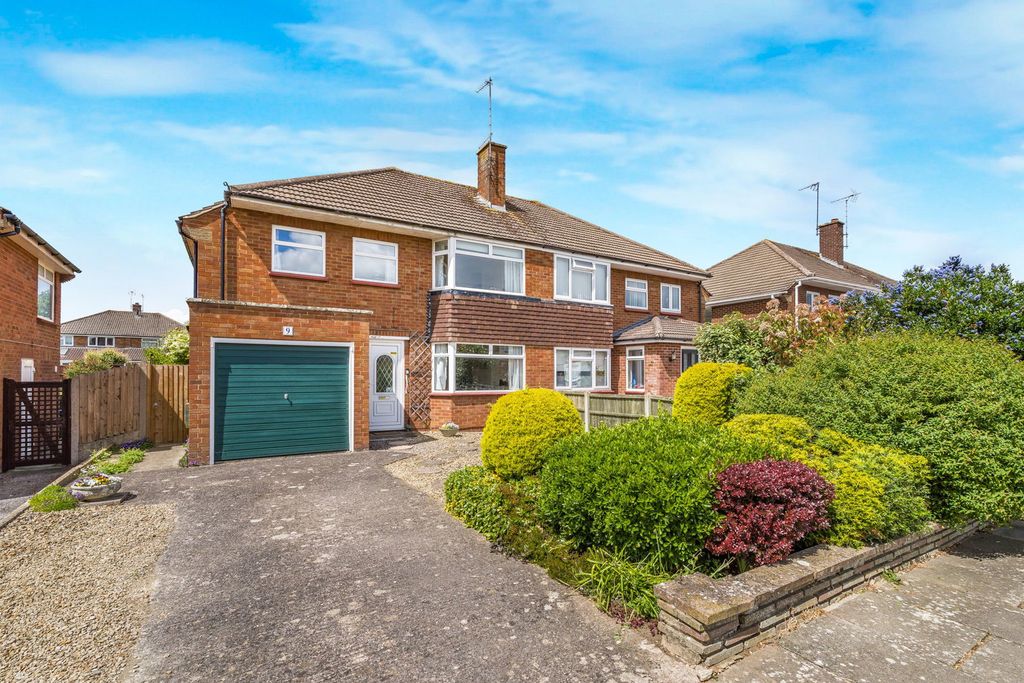 Property photo 1 of 17