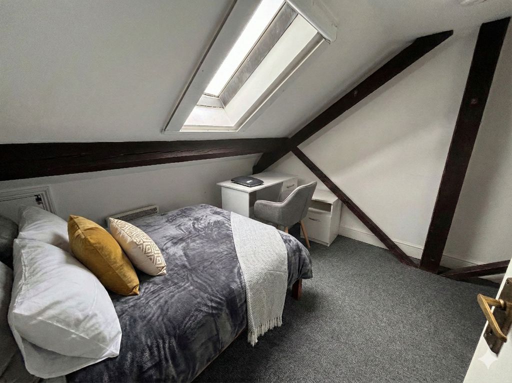 Property photo 2 of 6 Gallery