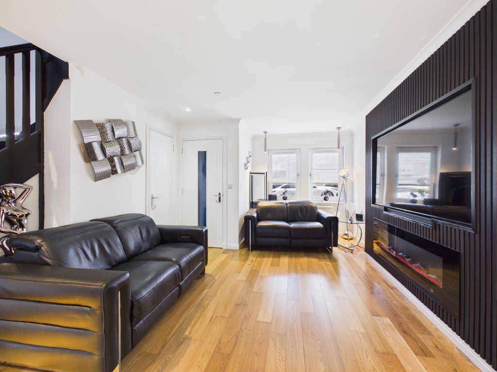 Property photo 3 of 24