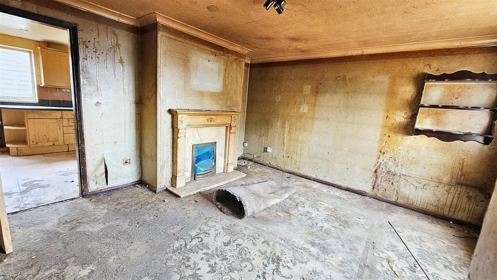 Property photo 2 of 17 1000064359.Jpg