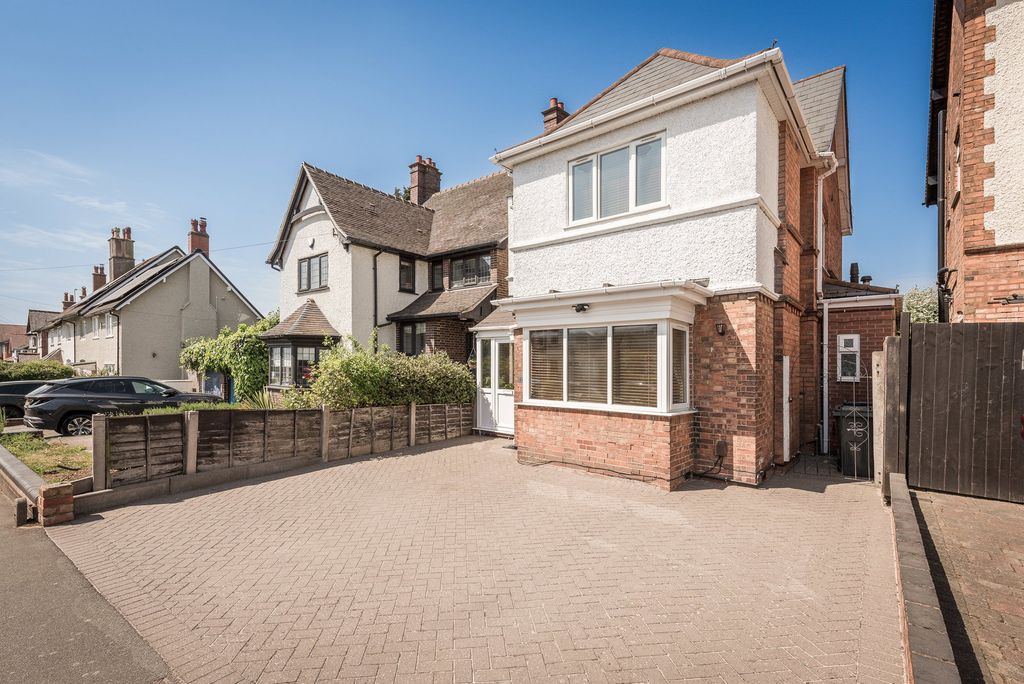 Property photo 2 of 51