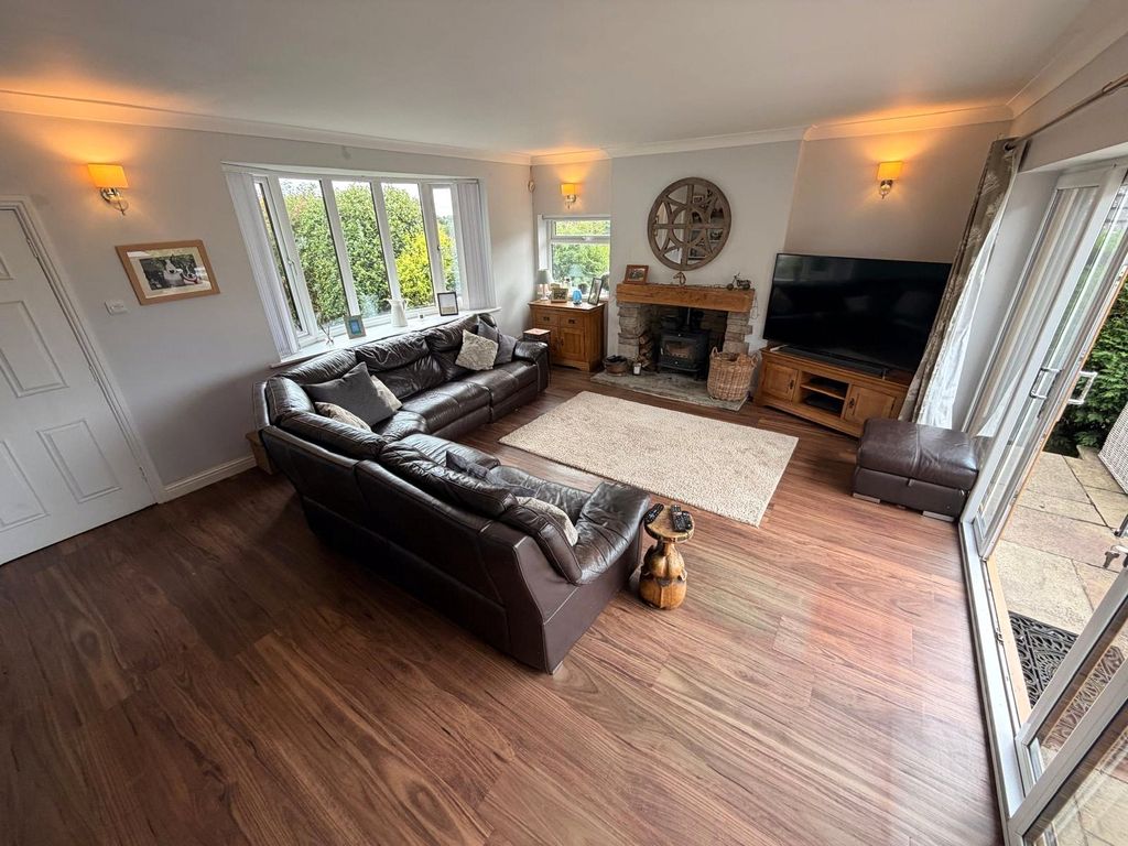 Property photo 2 of 35 Picture No. 17