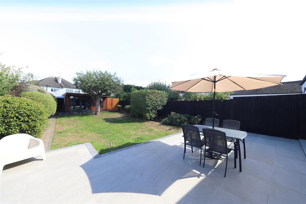 Property photo 3 of 24