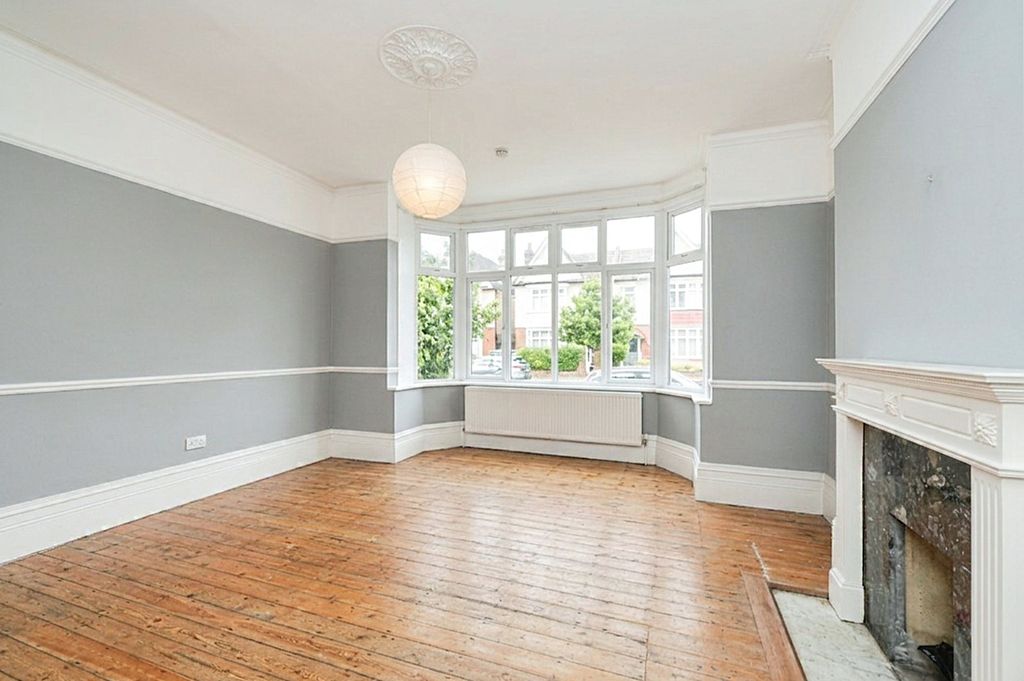 Property photo 2 of 7 Pbox-Img.Jpg