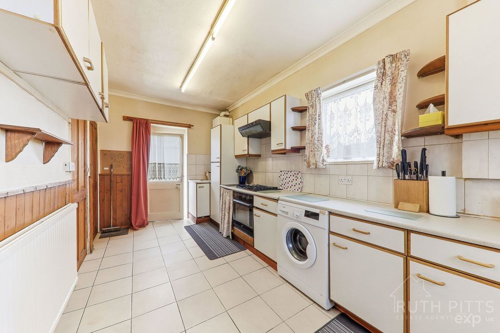 Property photo 3 of 23