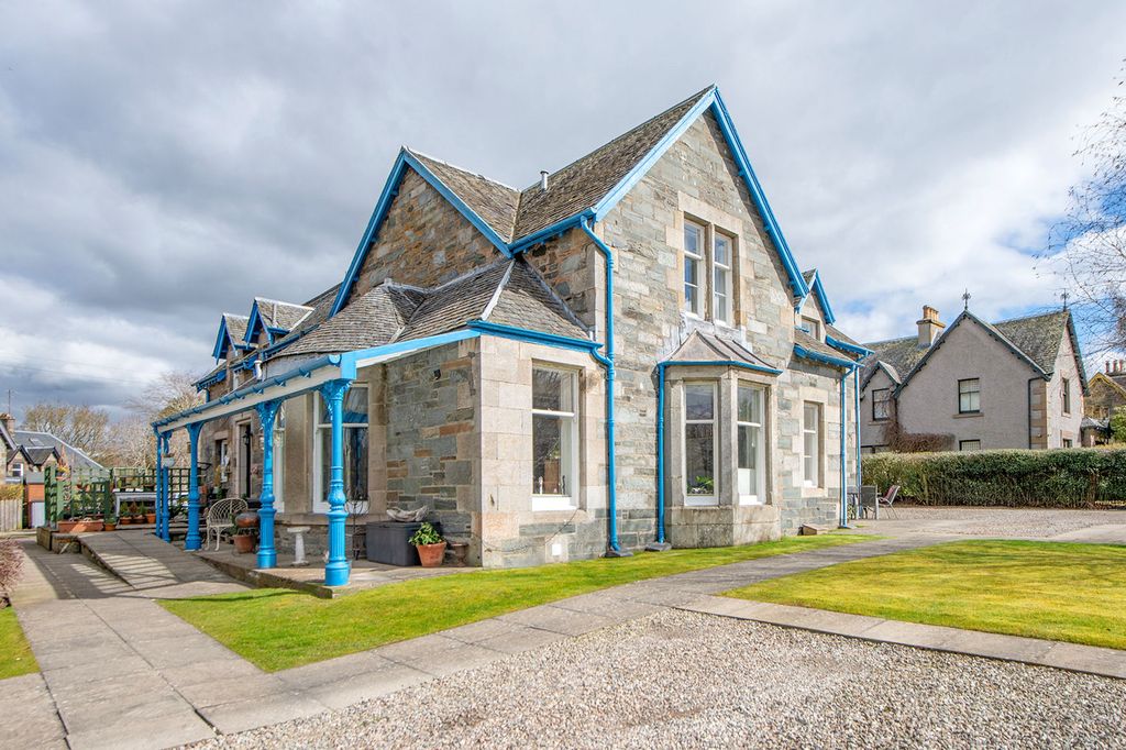 Property photo 1 of 23