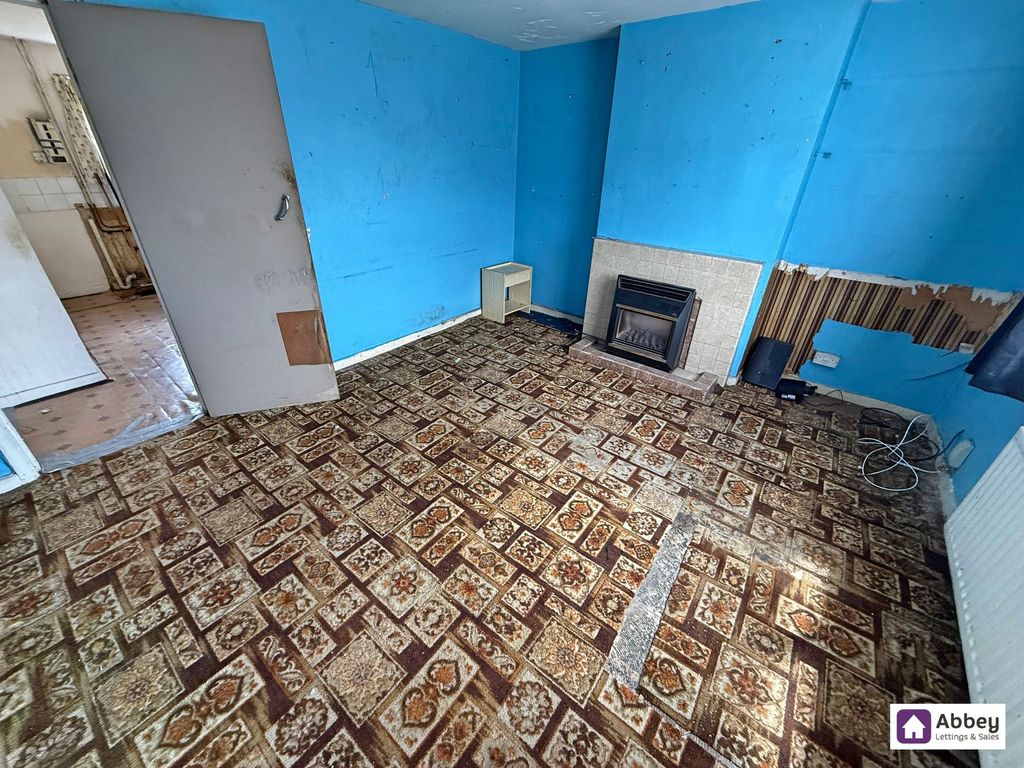 Property photo 3 of 12 Lounge