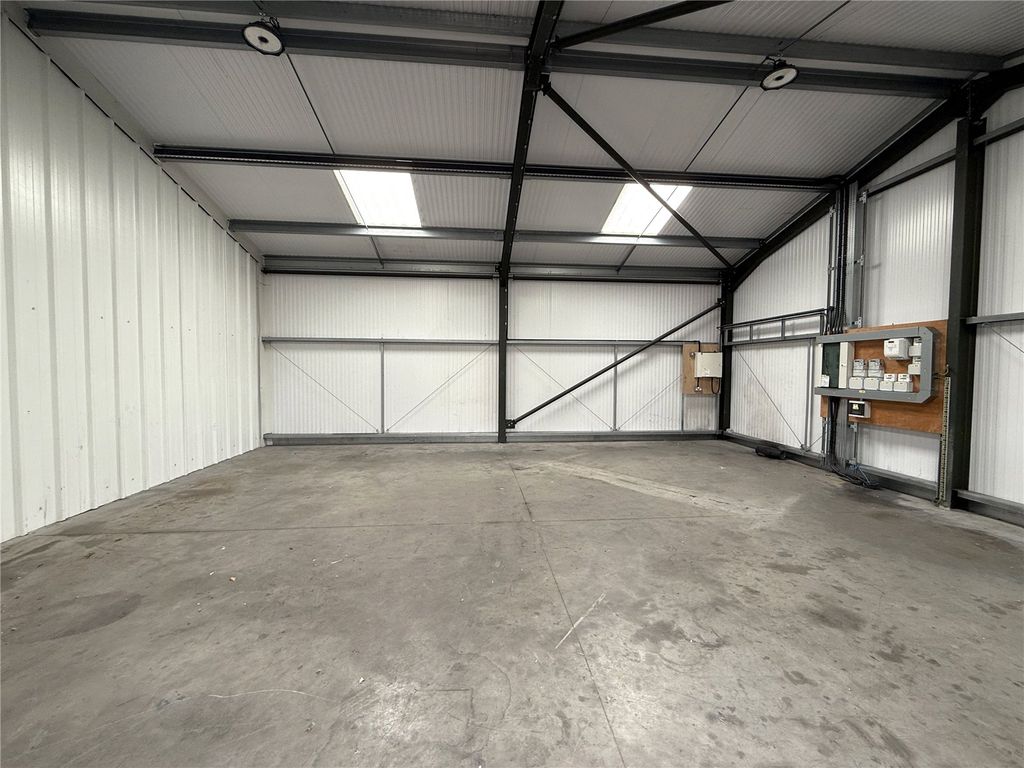 Property photo 2 of 5 Picture No. 21