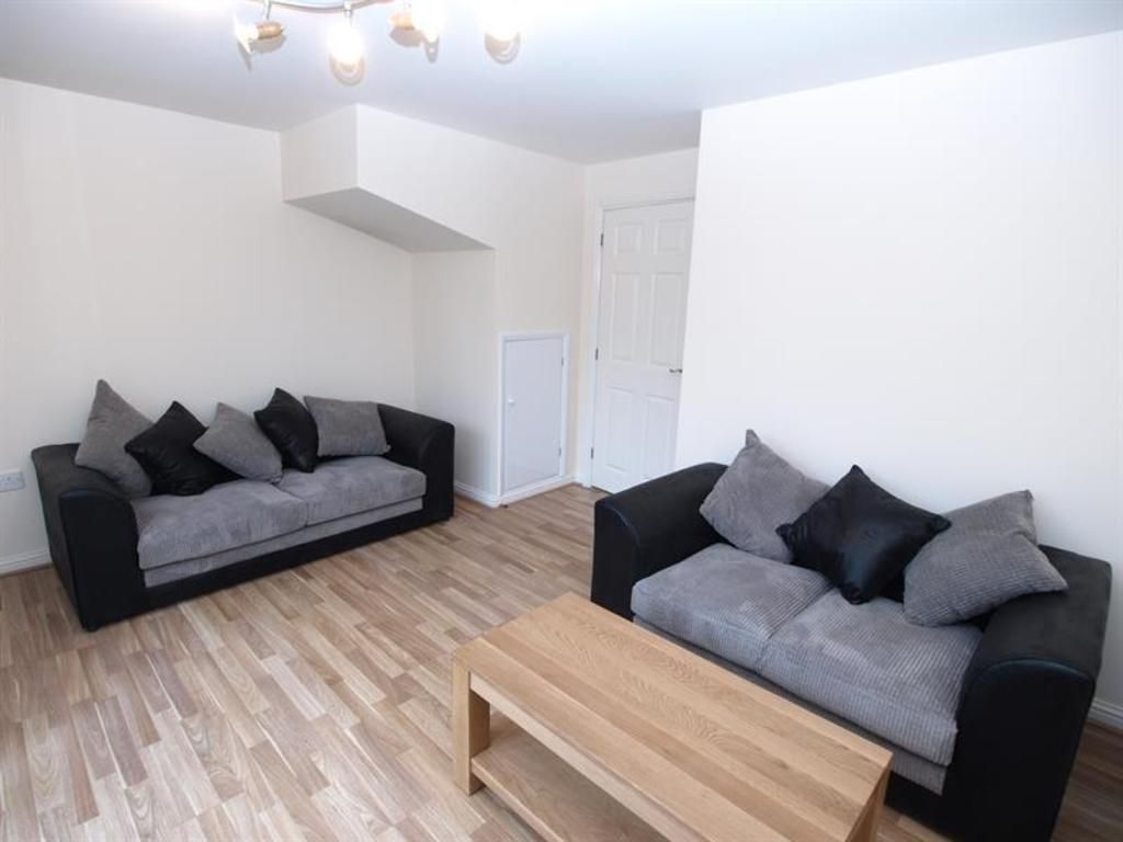 Property photo 2 of 8 Photo