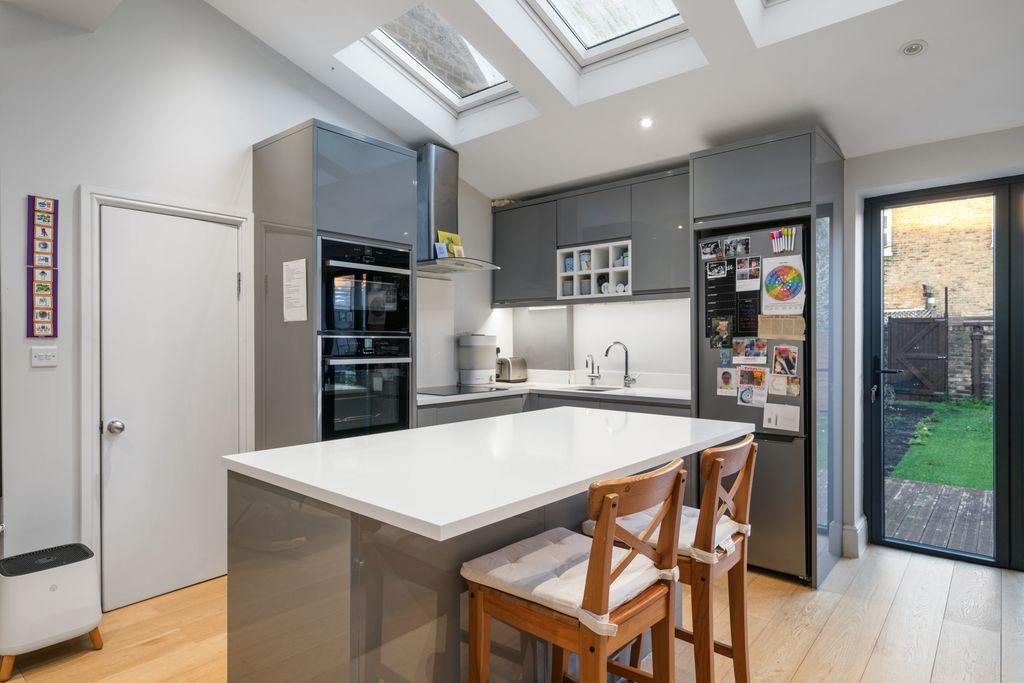 Property photo 3 of 12