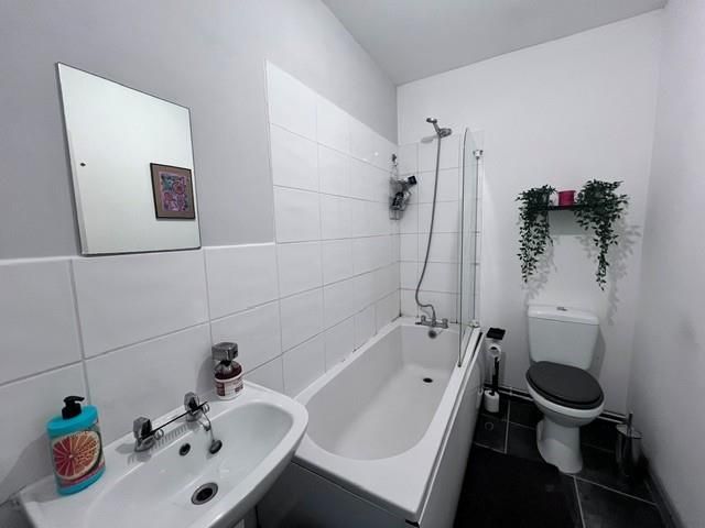 Property photo 2 of 11 Bathroom.Jpg