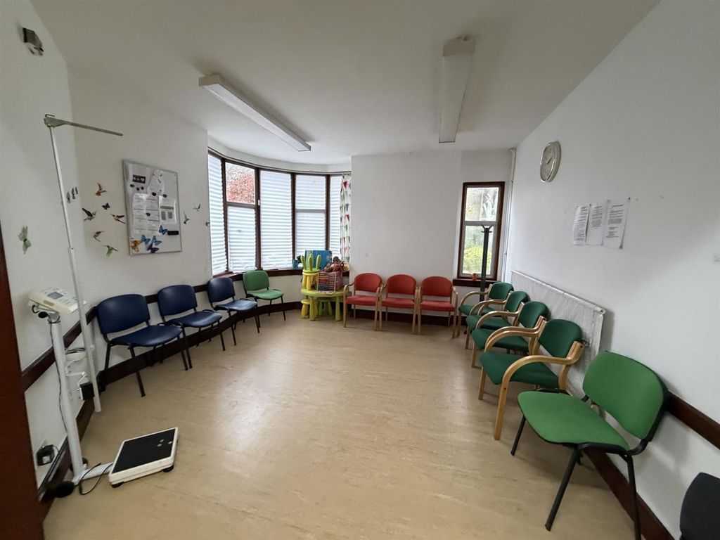 Property photo 2 of 11