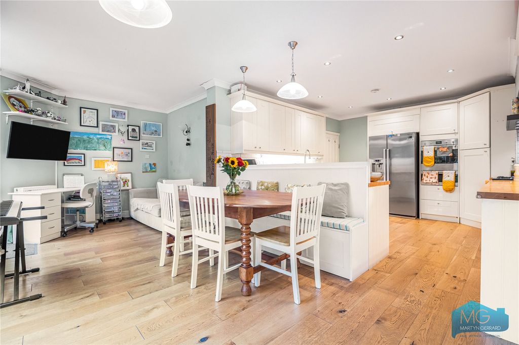 Property photo 3 of 34 Picture No. 05