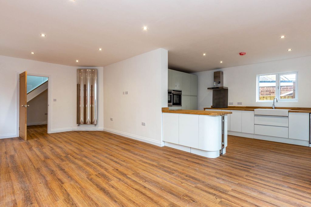 Property photo 2 of 19 Lounge/Dining/Kitchen