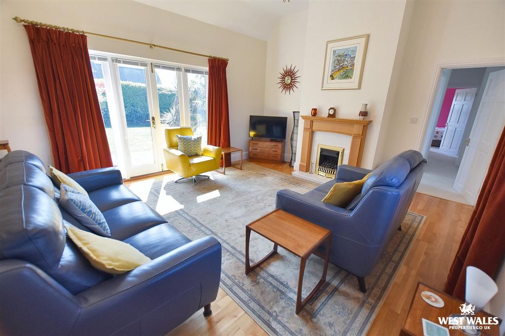 Property photo 2 of 24 7 (23).Jpg