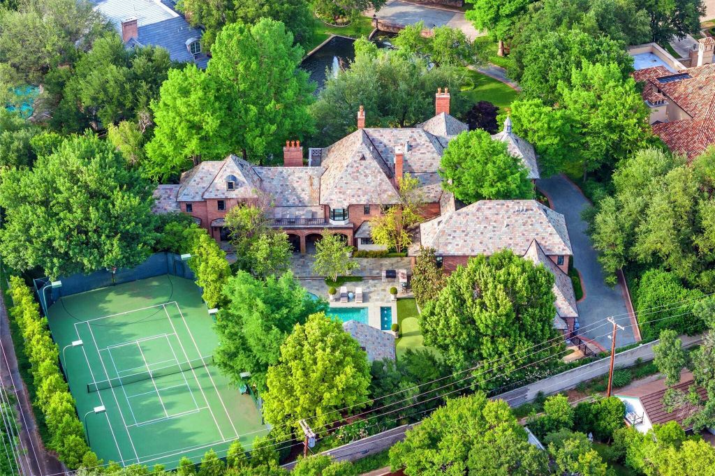 Property photo 1 of 31