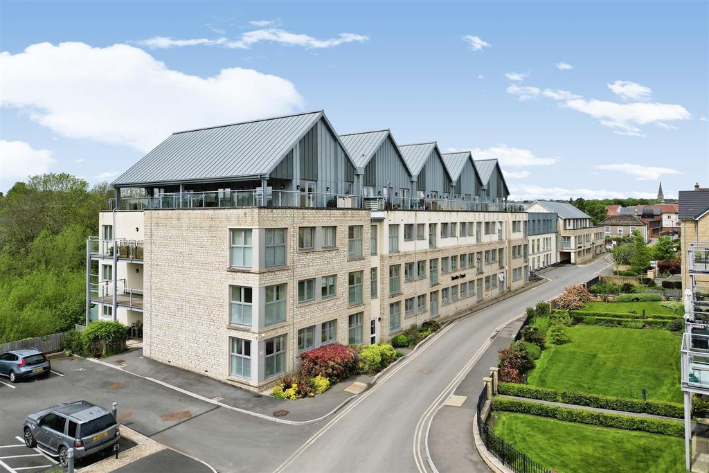 Property photo 1 of 15 Bowles Court