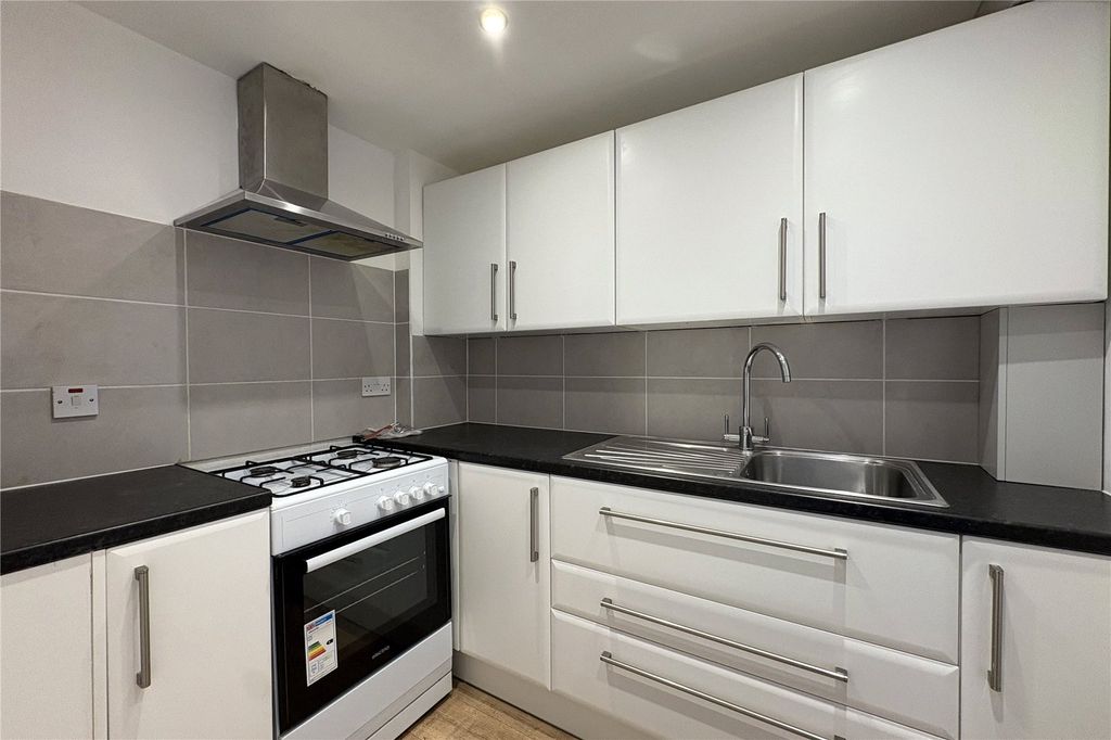 Property photo 3 of 7 Picture No. 02