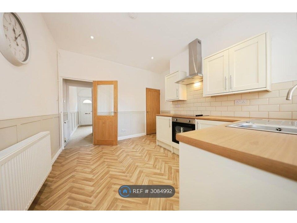 Property photo 2 of 14 Kitchen/Dining Room With Herringbone Floor
