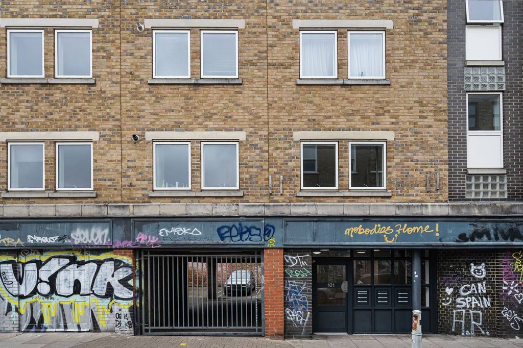 Property photo 1 of 6