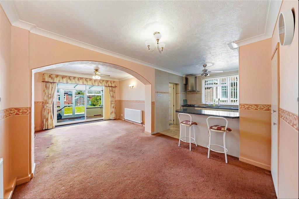 Property photo 2 of 15 Photos-16.Jpg