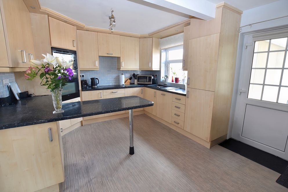Property photo 2 of 22 Breakfast Kitchen 1