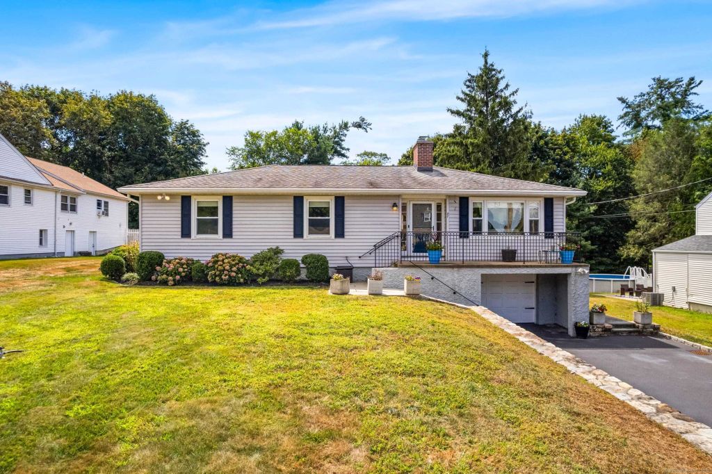 Property photo 1 of 31