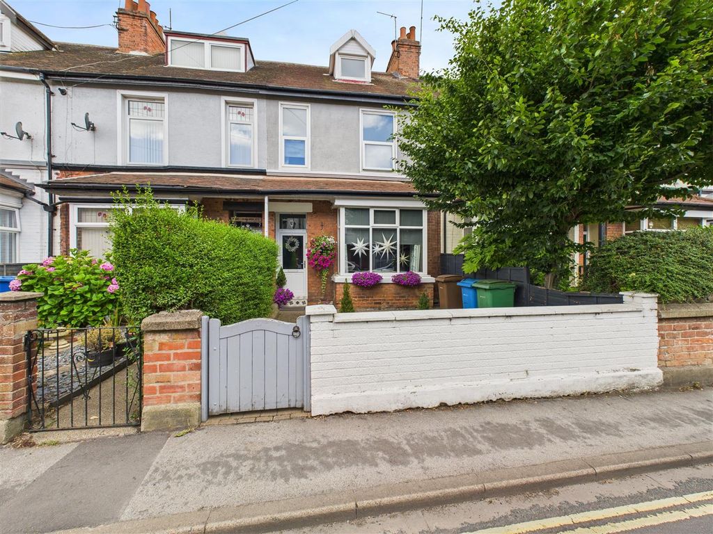 Property photo 1 of 16 Cam05193G0-Pr0015-Still014.Jpg
