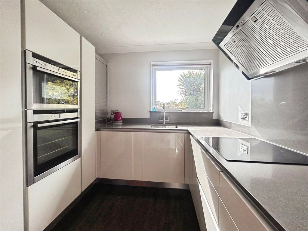 Property photo 2 of 17 Picture No. 04
