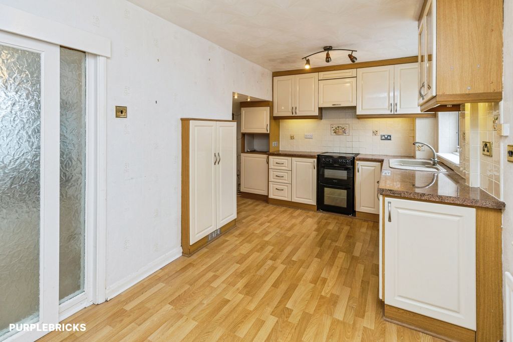 Property photo 3 of 25