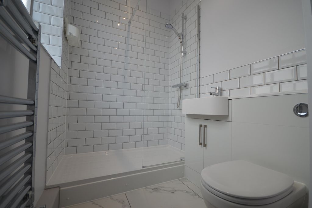 Property photo 2 of 8 Image