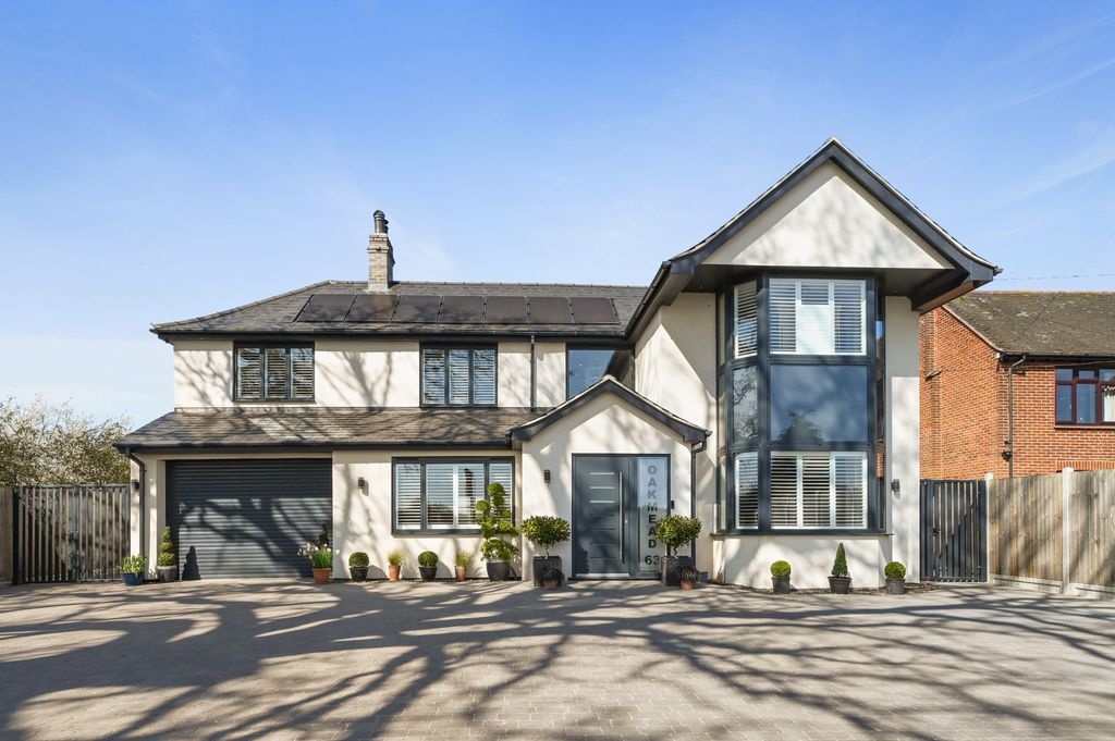 Property photo 2 of 38 Pt-Fc(Col)-63Colchesterrd-43