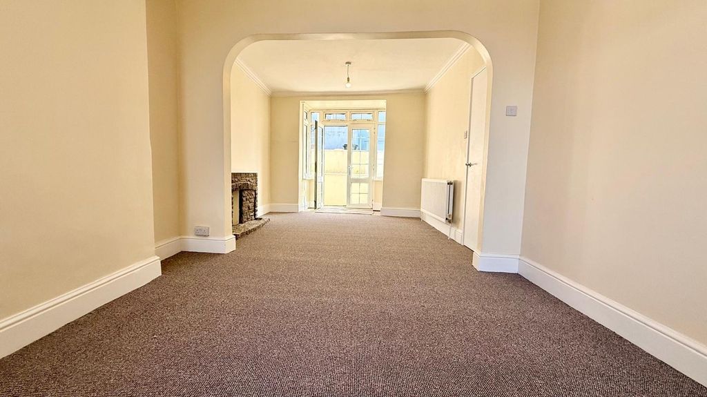 Property photo 2 of 13 J.Jpg