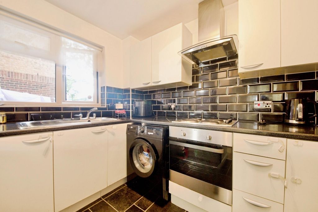 Property photo 2 of 8 Pbox-Img.Jpg