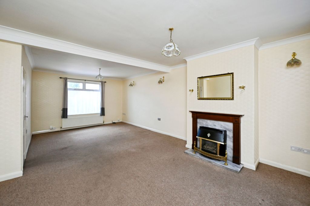 Property photo 3 of 27