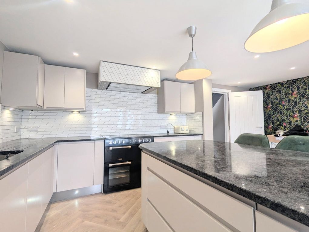 Property photo 3 of 9 Kitchen/Diner